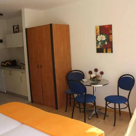 In With Balcony, Air Conditioning Wifi 4328-3 Appartement *