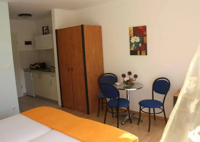 In With Balcony, Air Conditioning Wifi 4328-3 Appartement *