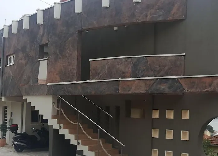 公寓 In With Balcony, Air Conditioning Wifi 4328-3 特罗吉尔